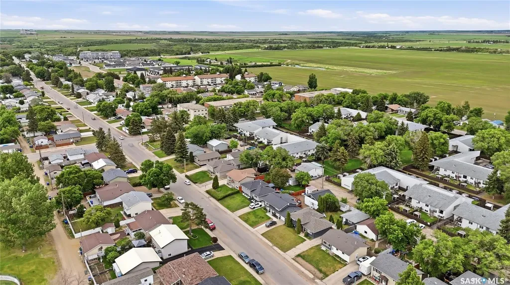 1223 Warner Street Moose Jaw SK S6H 6G9