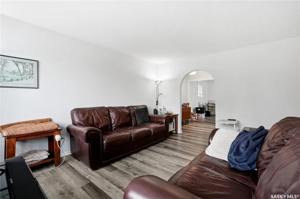 1223 Warner Street Moose Jaw SK S6H 6G9