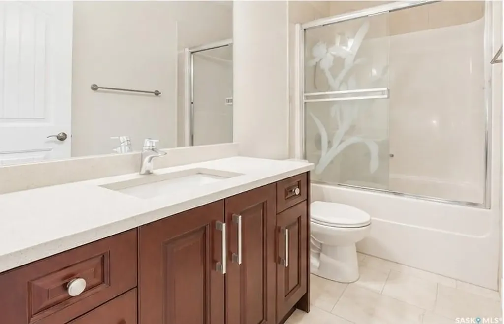 6 Mckenzie Landing White City SK S4L 0B2