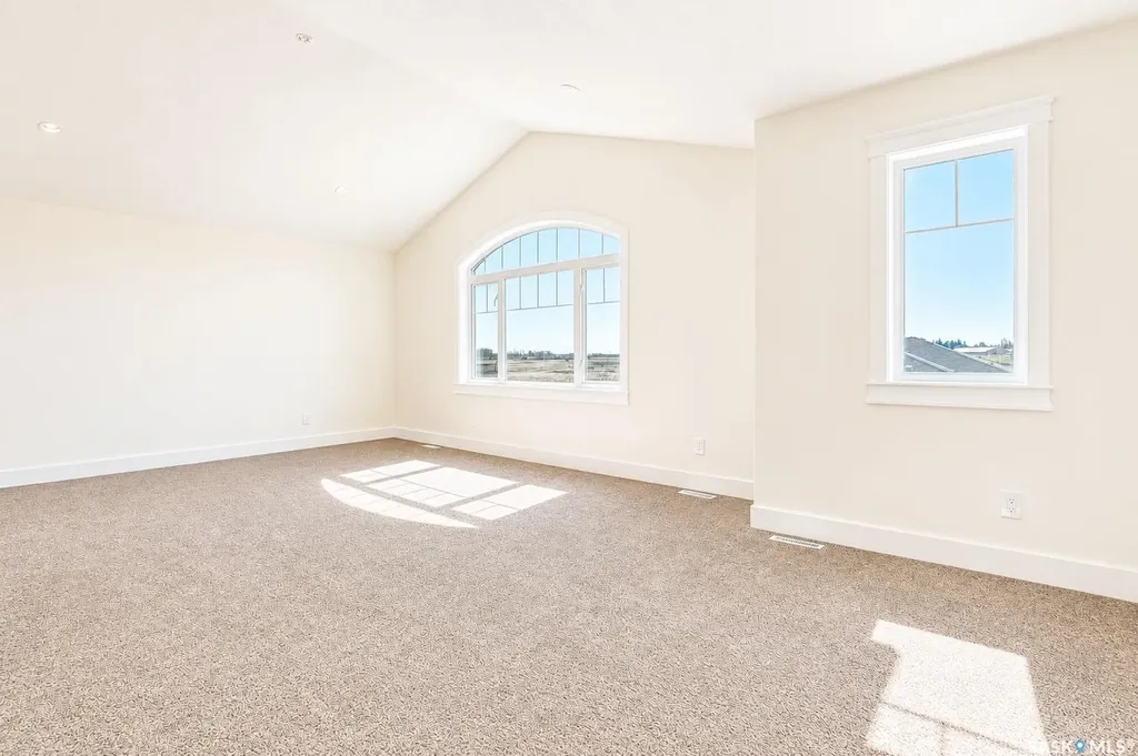 6 Mckenzie Landing White City SK S4L 0B2