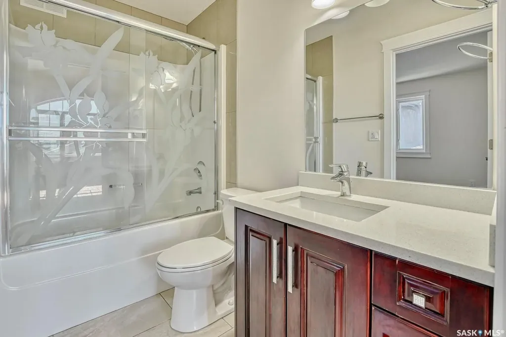 6 Mckenzie Landing White City SK S4L 0B2