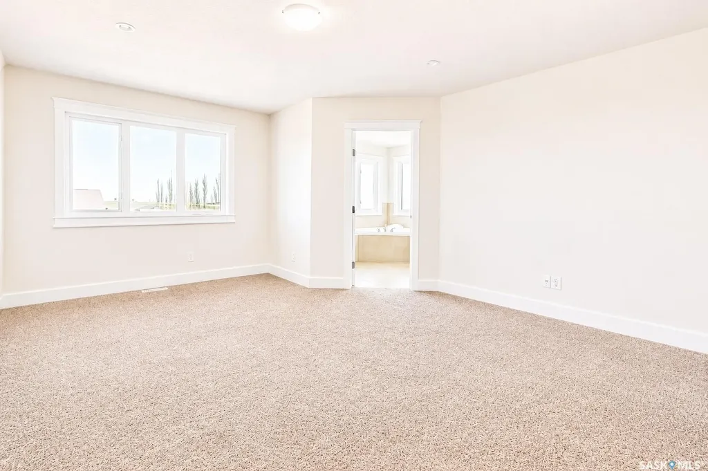 6 Mckenzie Landing White City SK S4L 0B2