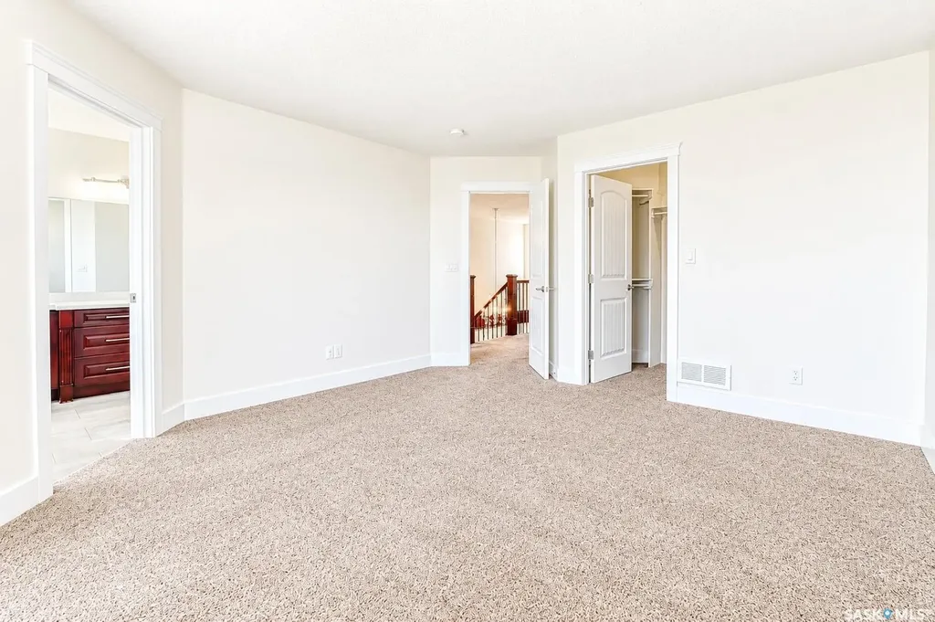 6 Mckenzie Landing White City SK S4L 0B2
