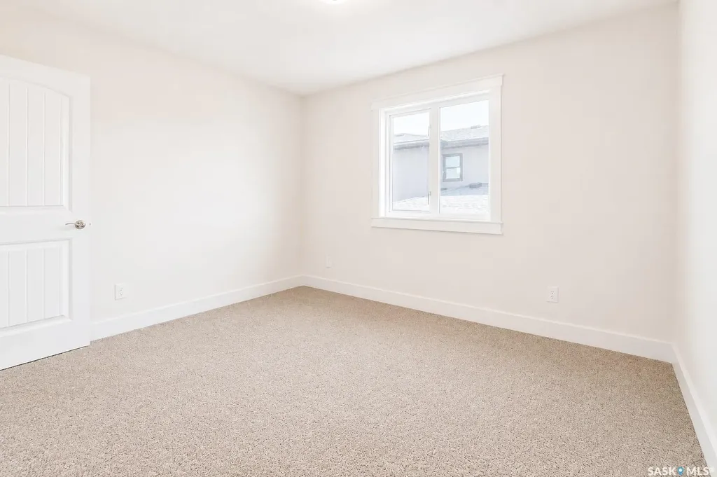 6 Mckenzie Landing White City SK S4L 0B2