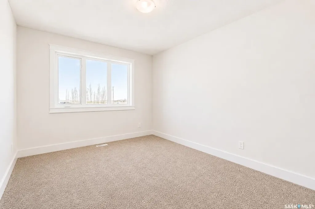 6 Mckenzie Landing White City SK S4L 0B2