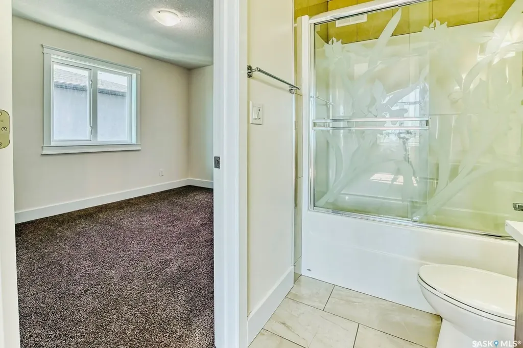 6 Mckenzie Landing White City SK S4L 0B2