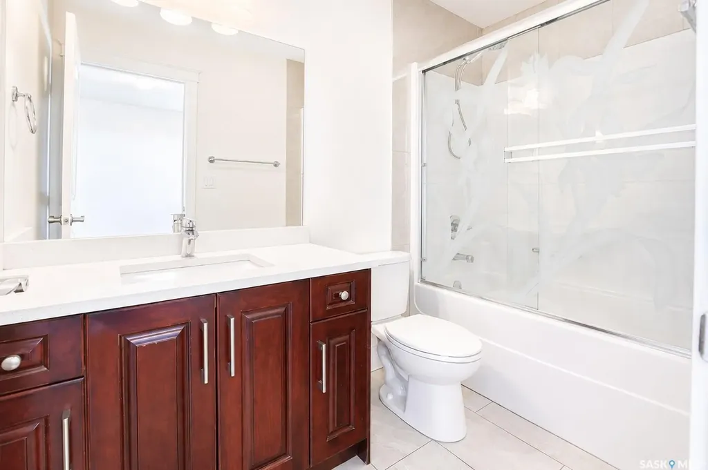 6 Mckenzie Landing White City SK S4L 0B2