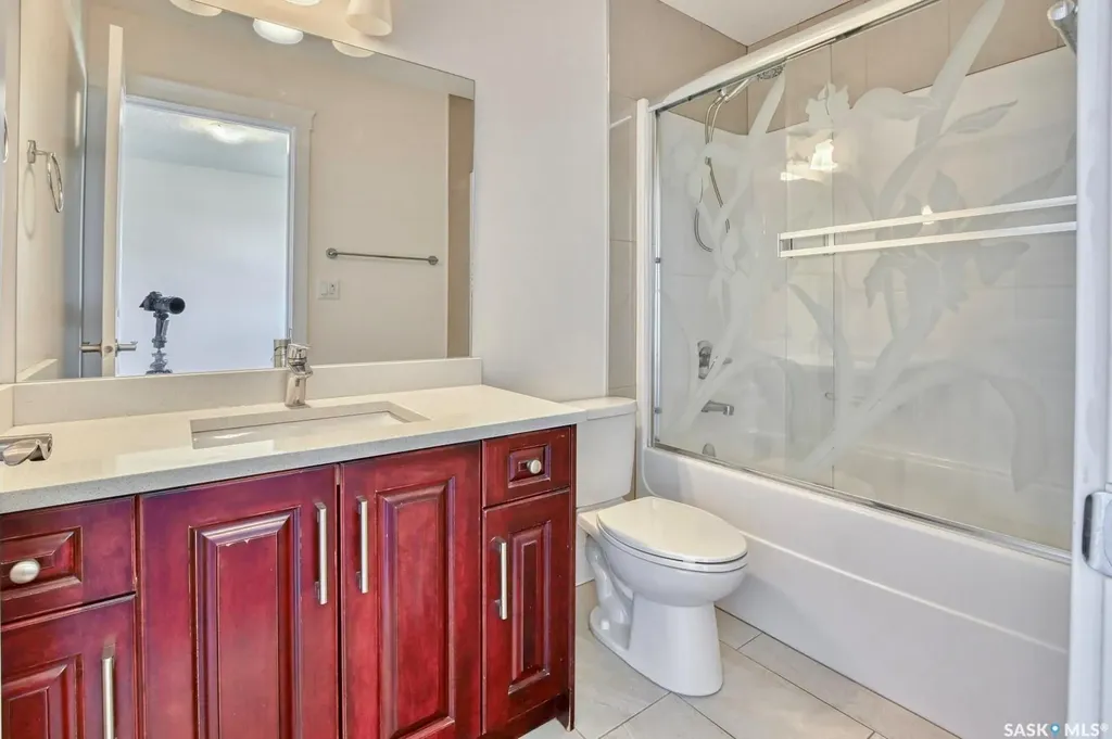 6 Mckenzie Landing White City SK S4L 0B2