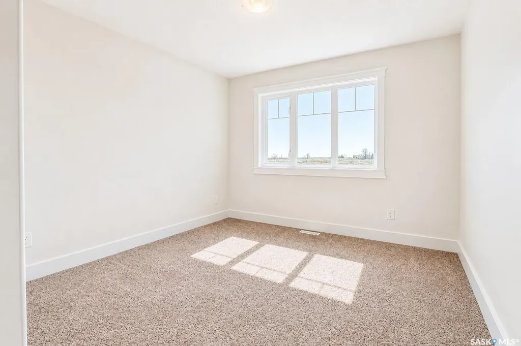 6 Mckenzie Landing White City SK S4L 0B2