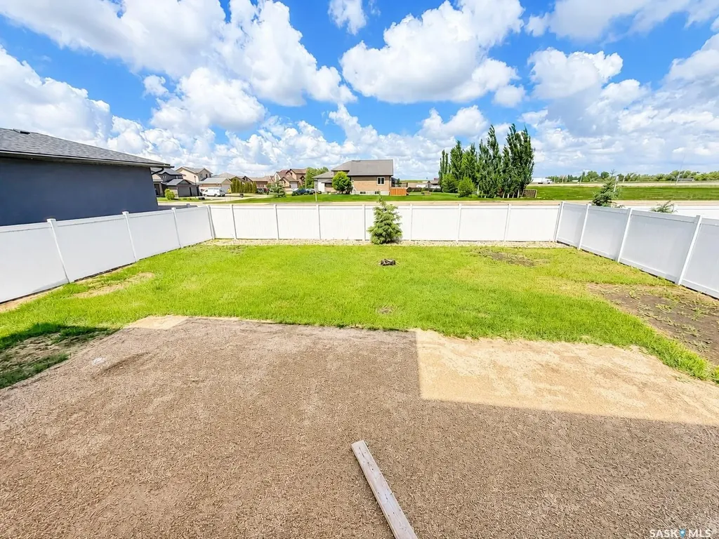 6 Mckenzie Landing White City SK S4L 0B2