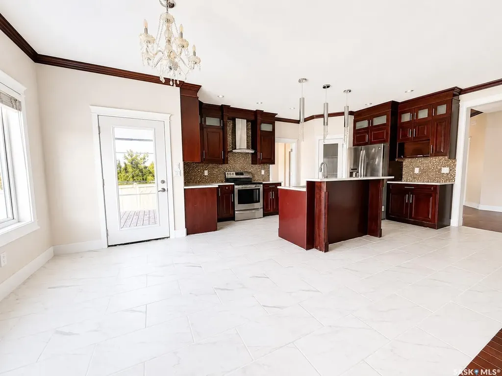 6 Mckenzie Landing White City SK S4L 0B2