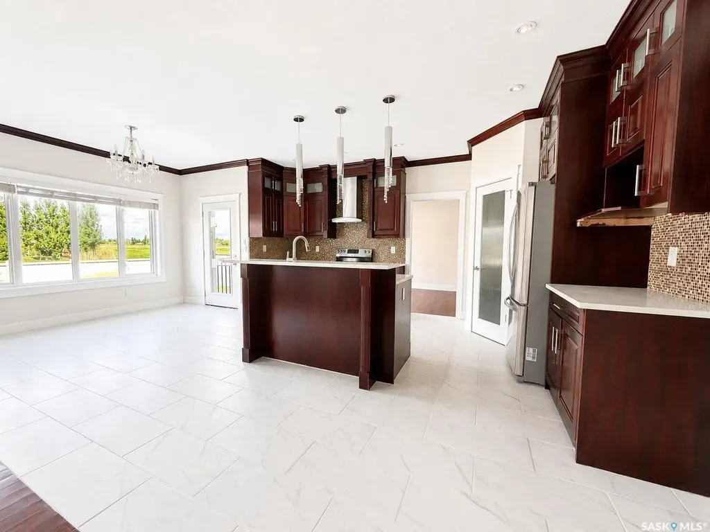 6 Mckenzie Landing White City SK S4L 0B2