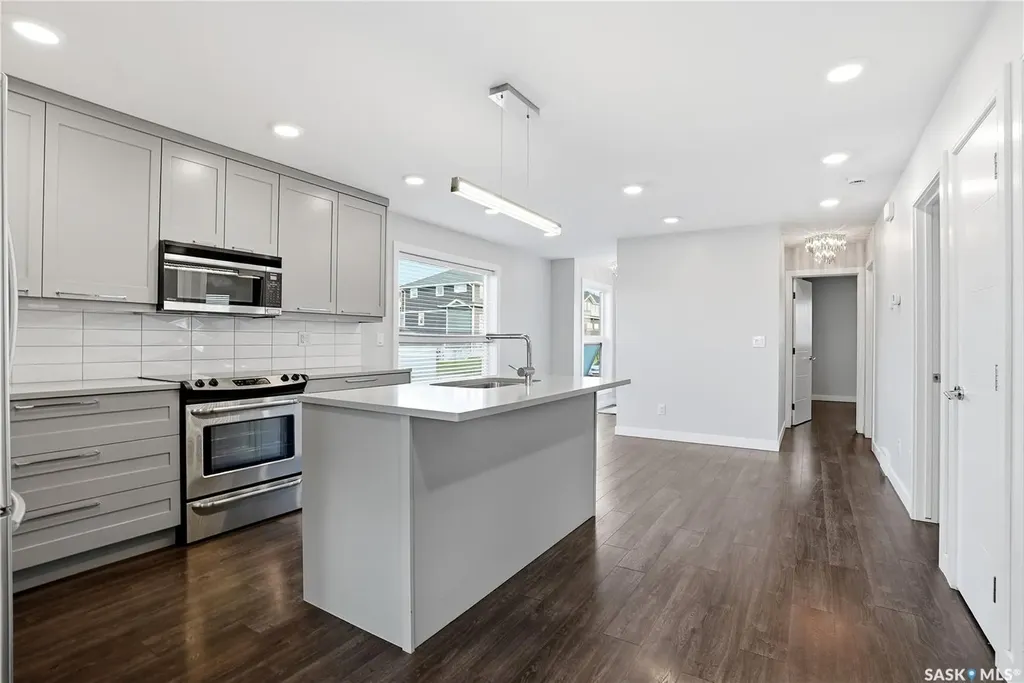 487 Kloppenburg Street Saskatoon SK S7W 0N8