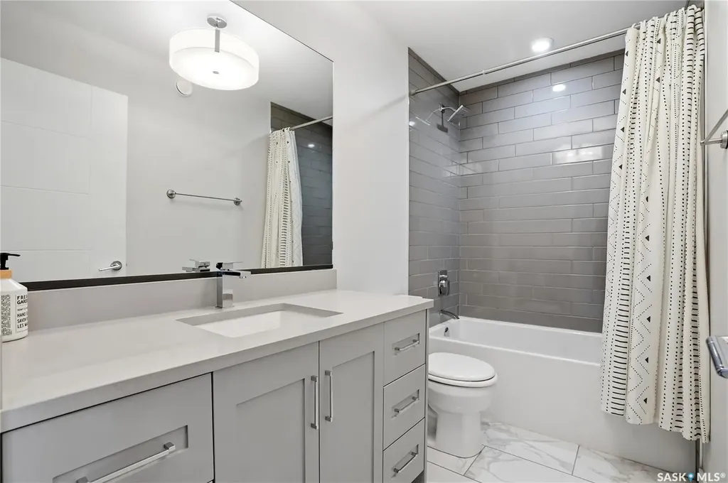487 Kloppenburg Street Saskatoon SK S7W 0N8