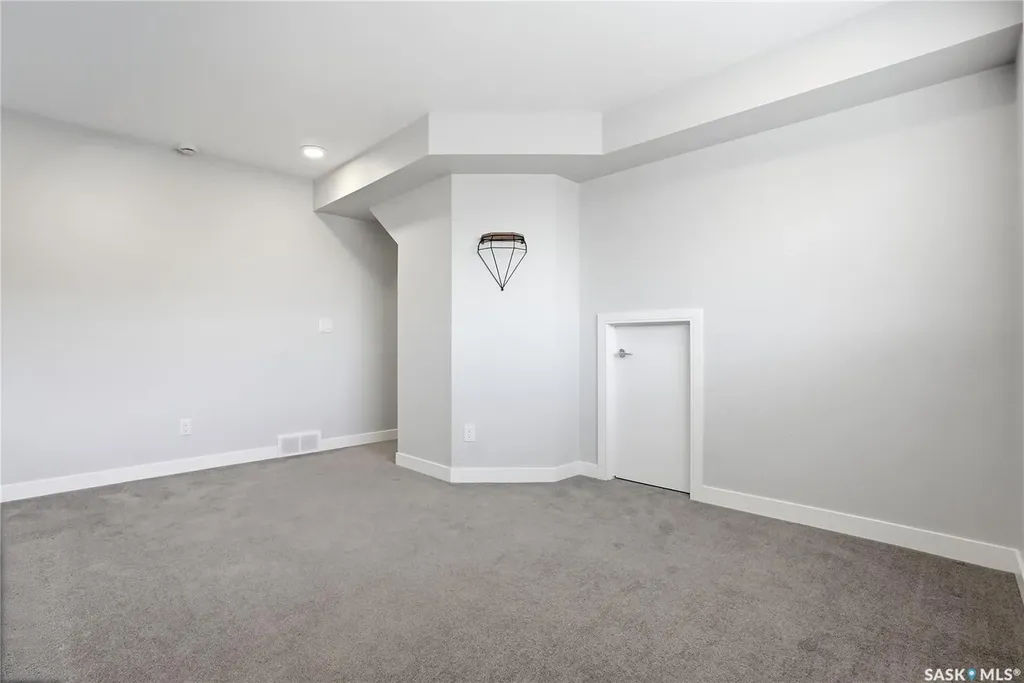 487 Kloppenburg Street Saskatoon SK S7W 0N8