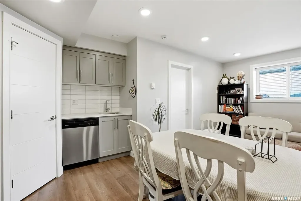 487 Kloppenburg Street Saskatoon SK S7W 0N8