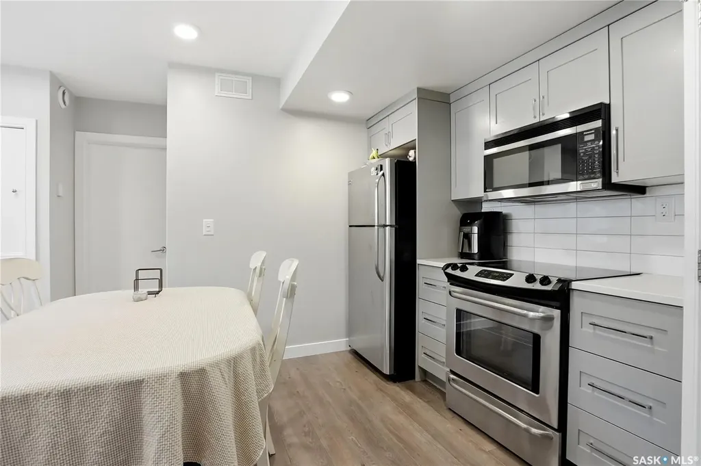 487 Kloppenburg Street Saskatoon SK S7W 0N8