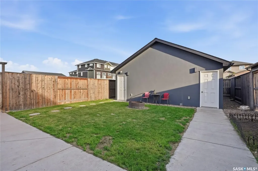 487 Kloppenburg Street Saskatoon SK S7W 0N8