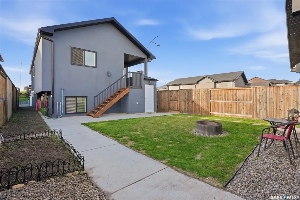 487 Kloppenburg Street Saskatoon SK S7W 0N8