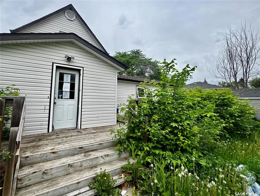 239 Betts Avenue Yorkton SK S3N 1M8