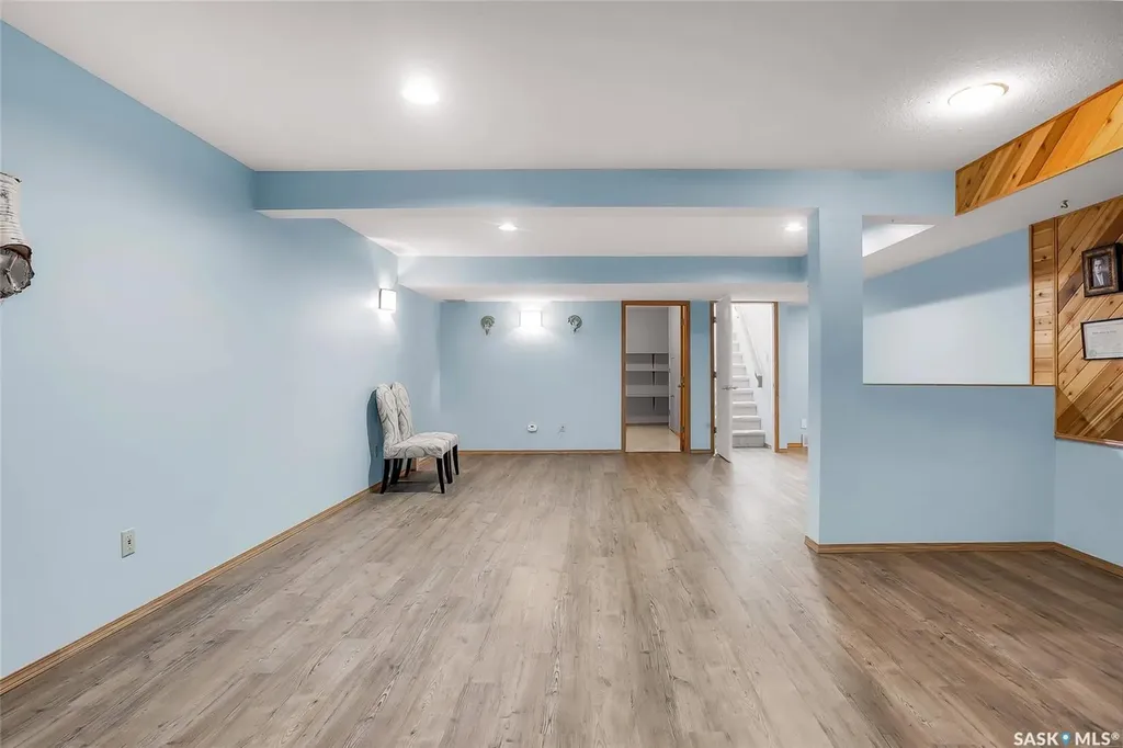 420 Heritage Crescent Saskatoon SK S7H 5P3
