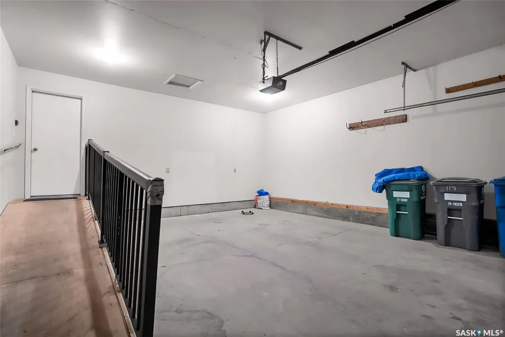 420 Heritage Crescent Saskatoon SK S7H 5P3