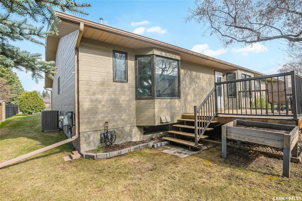 420 Heritage Crescent Saskatoon SK S7H 5P3