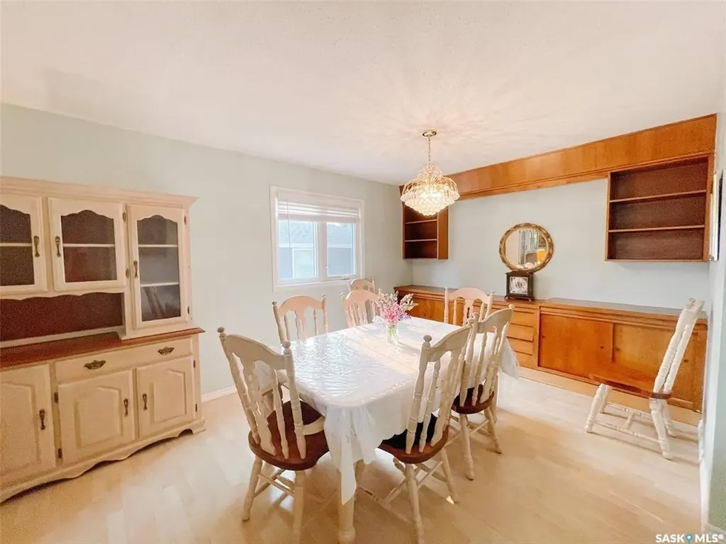 1617 Ruth Street E Saskatoon SK S7J 0L7