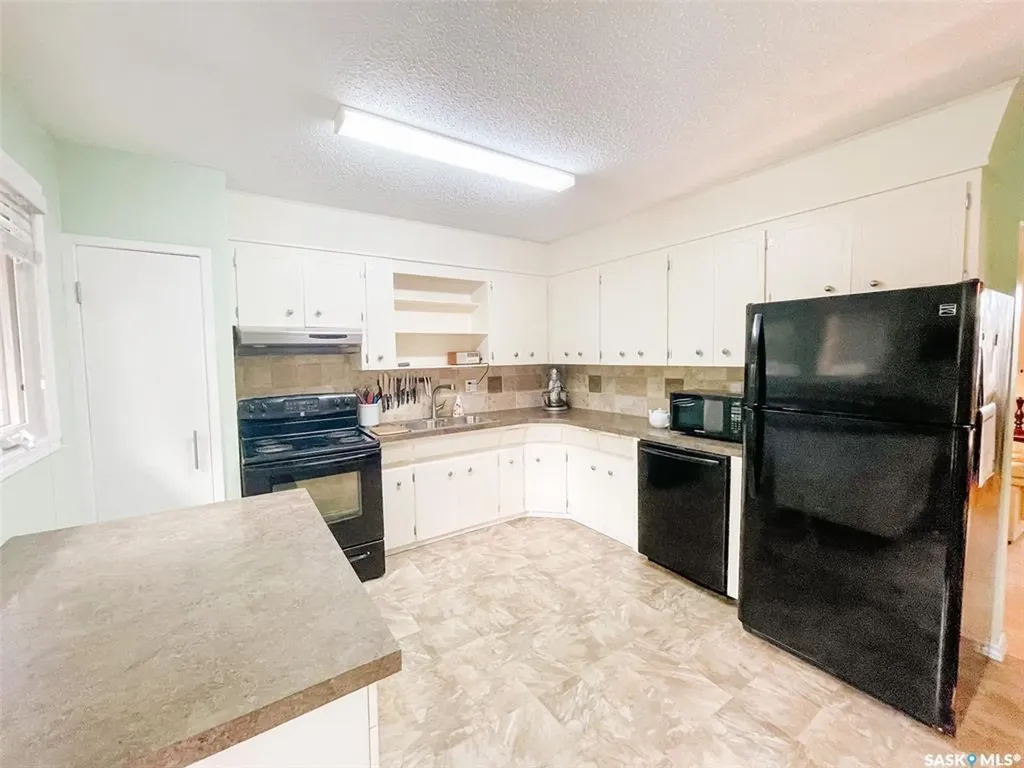 1617 Ruth Street E Saskatoon SK S7J 0L7