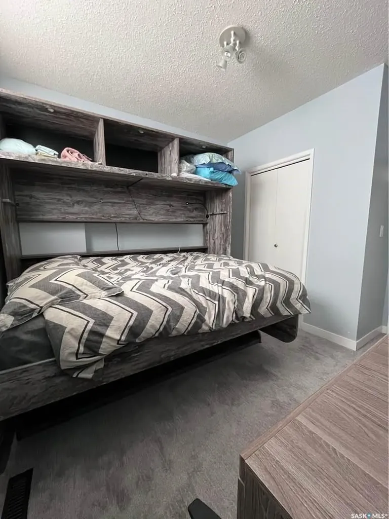 1617 Ruth Street E Saskatoon SK S7J 0L7