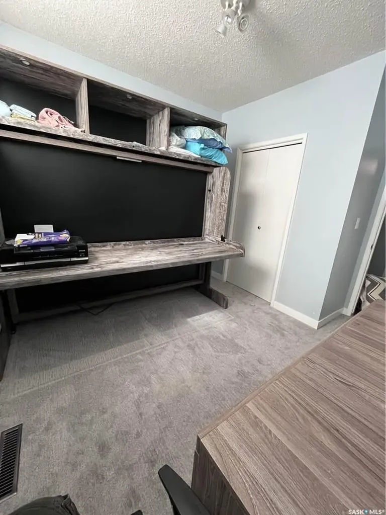 1617 Ruth Street E Saskatoon SK S7J 0L7