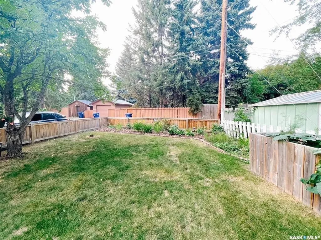 1617 Ruth Street E Saskatoon SK S7J 0L7