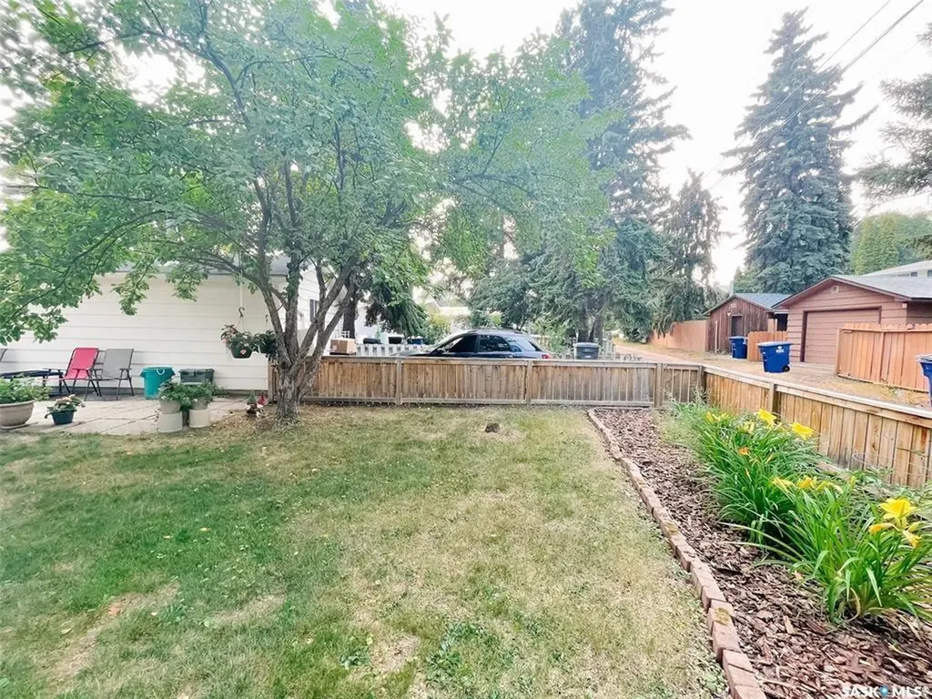 1617 Ruth Street E Saskatoon SK S7J 0L7