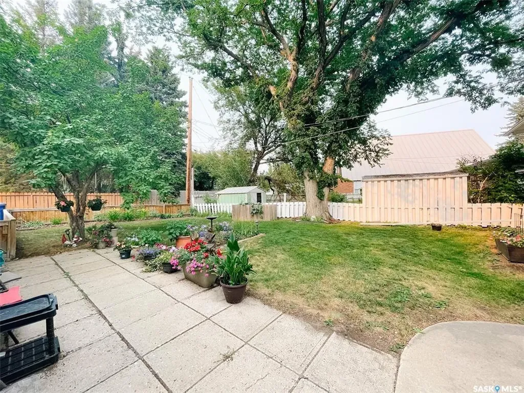 1617 Ruth Street E Saskatoon SK S7J 0L7