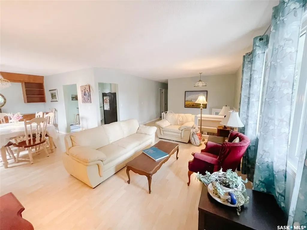 1617 Ruth Street E Saskatoon SK S7J 0L7