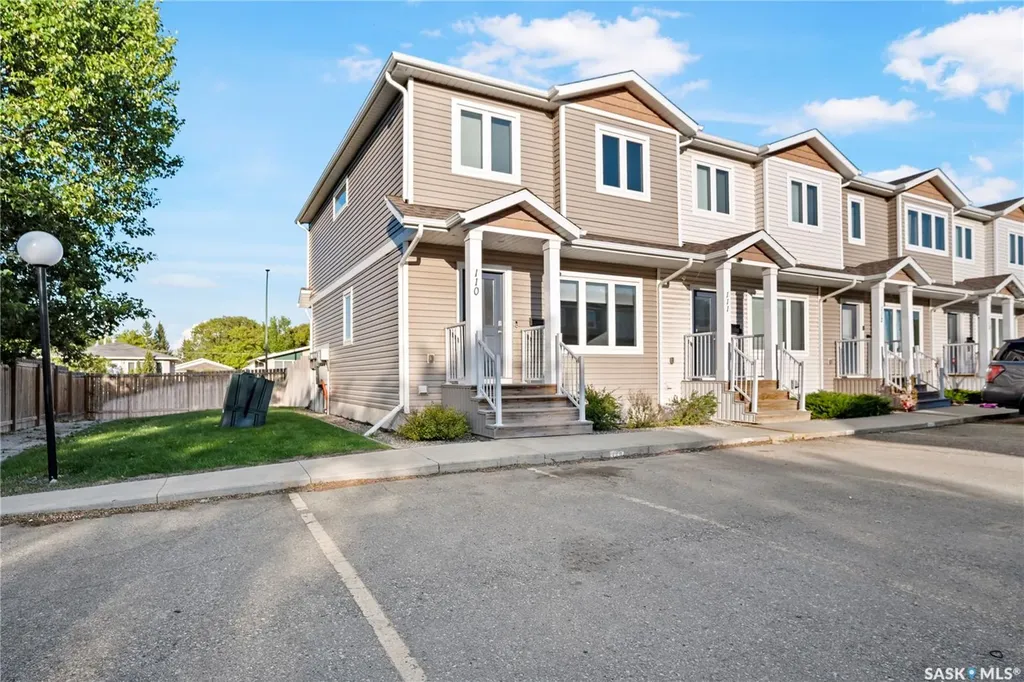 4102 3rd Avenue N Regina SK S4R 2B7