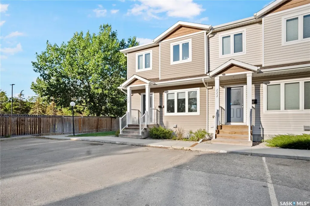 4102 3rd Avenue N Regina SK S4R 2B7