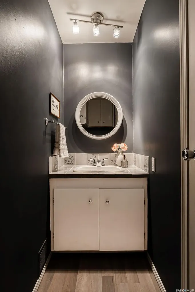 1004 University Drive Saskatoon SK S7N 0K3