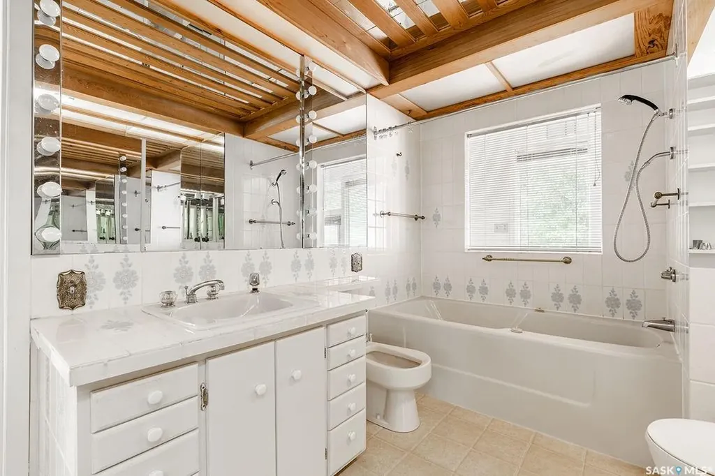 1004 University Drive Saskatoon SK S7N 0K3