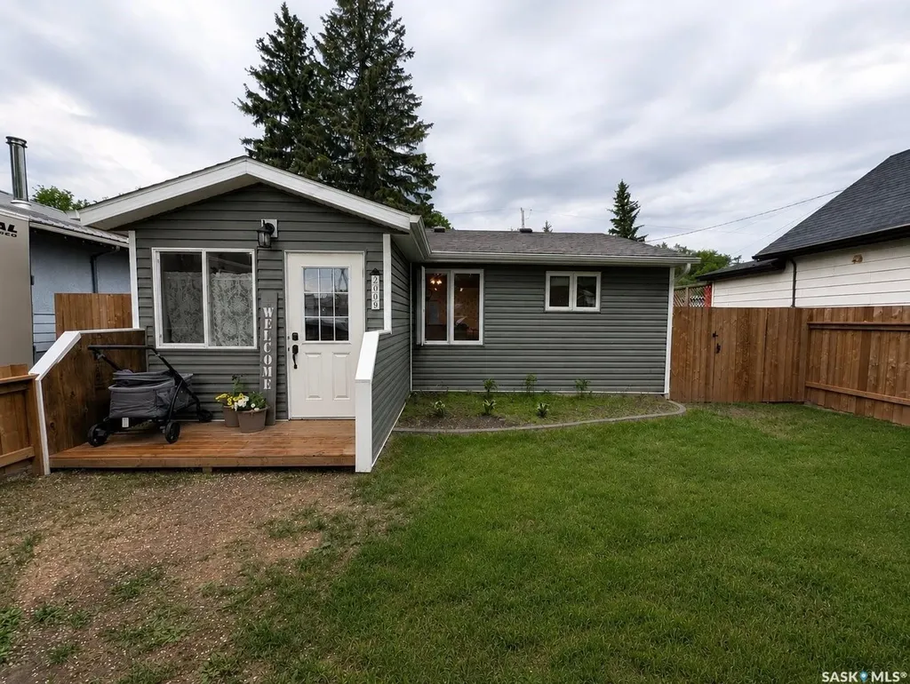 2009 7th Street Rosthern SK S0K 3R0