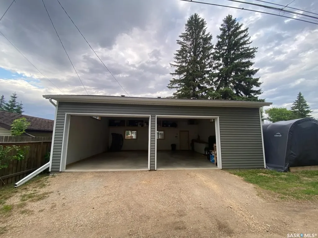 2009 7th Street Rosthern SK S0K 3R0
