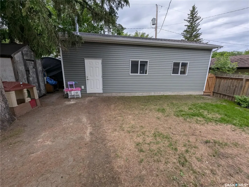 2009 7th Street Rosthern SK S0K 3R0