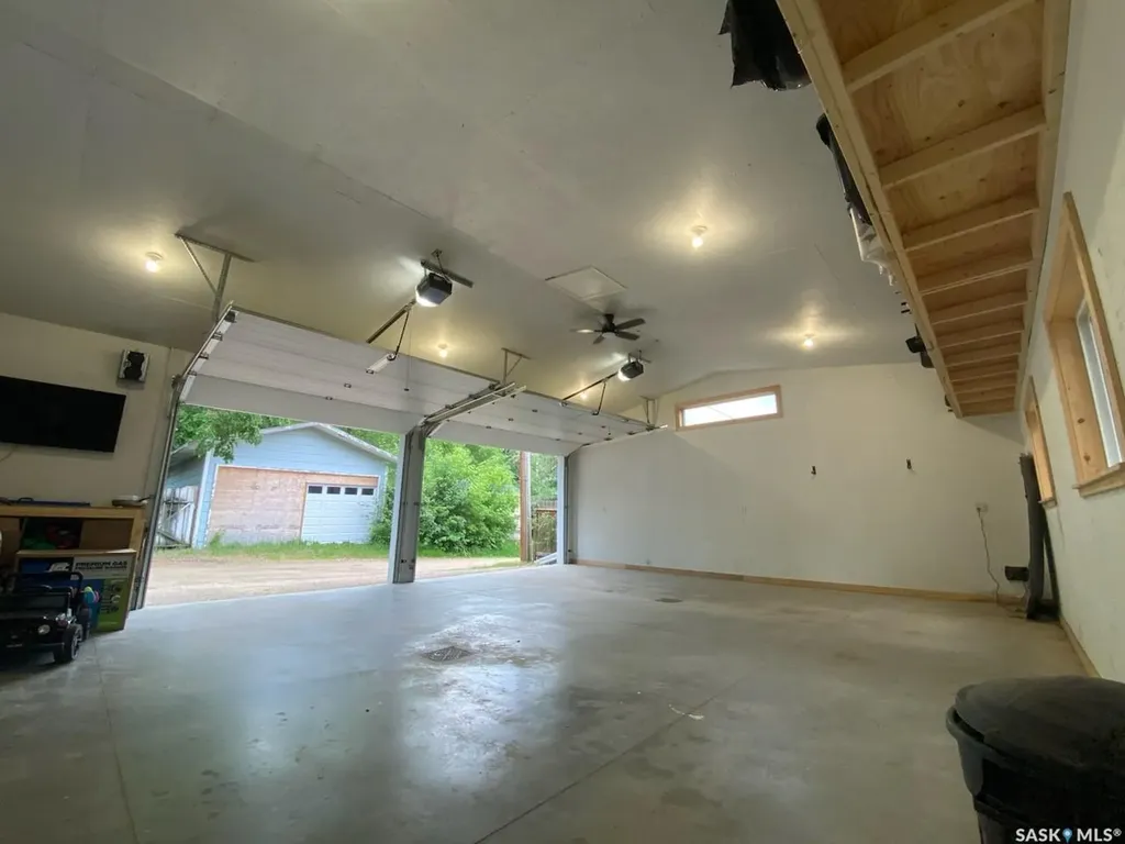 2009 7th Street Rosthern SK S0K 3R0