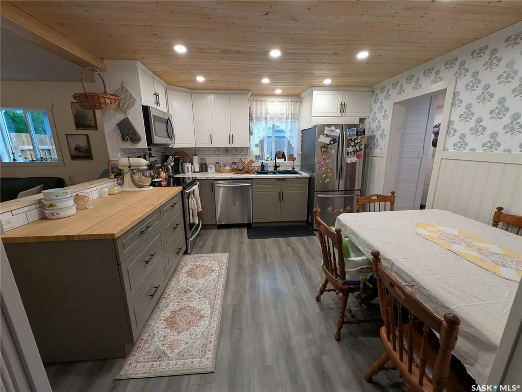 2009 7th Street Rosthern SK S0K 3R0