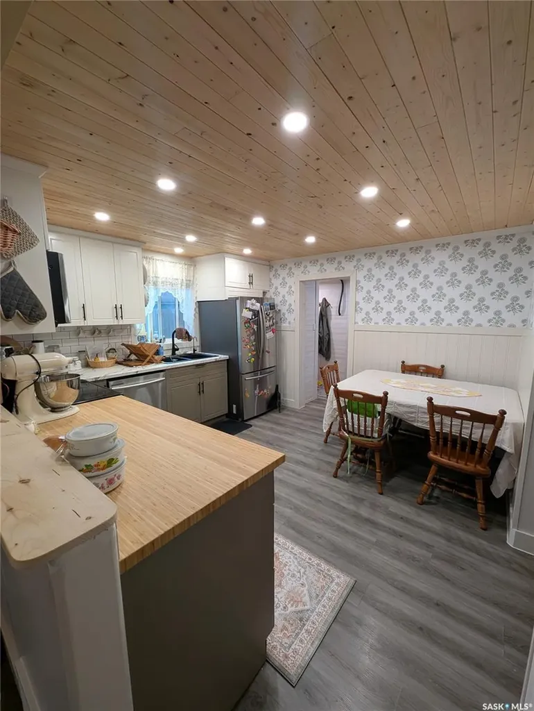 2009 7th Street Rosthern SK S0K 3R0