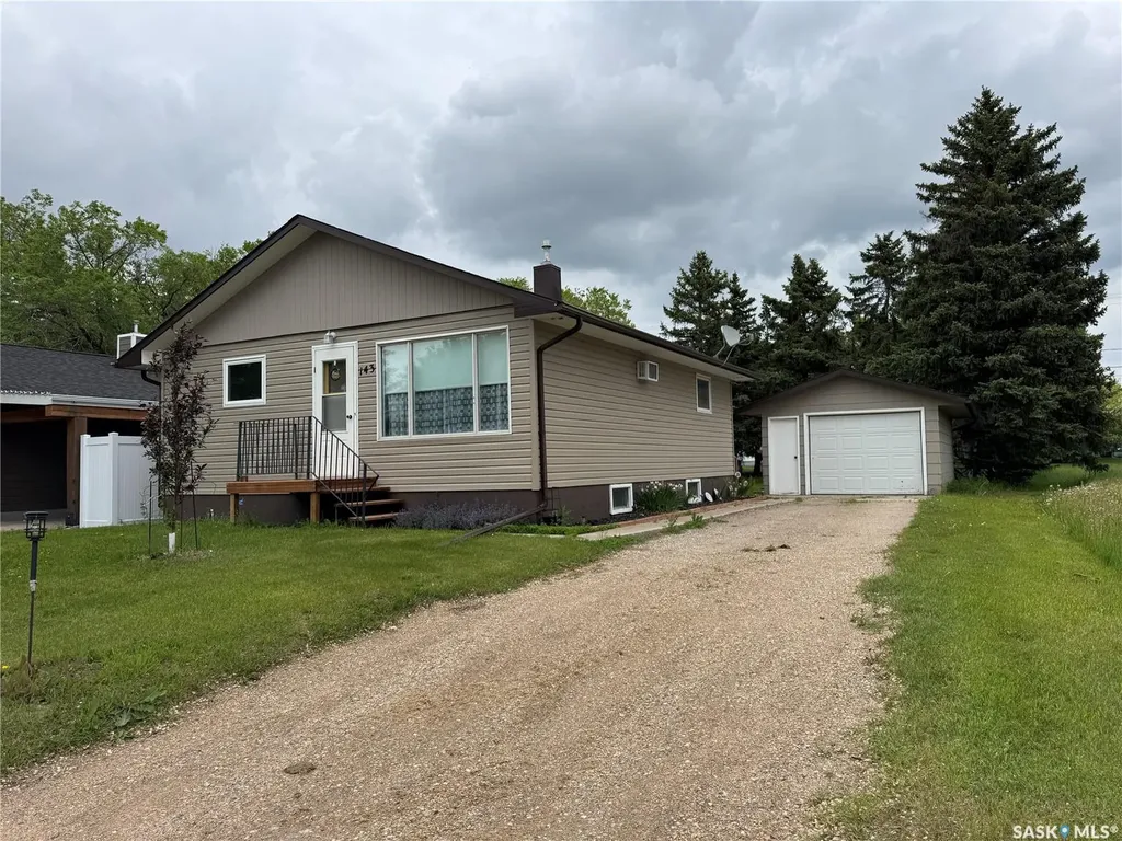 143 Broadway Street Foam Lake SK S0A 1A0
