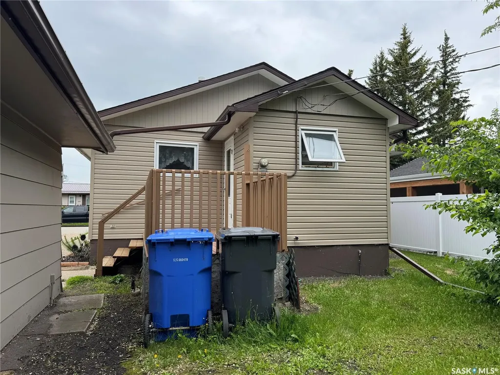 143 Broadway Street Foam Lake SK S0A 1A0