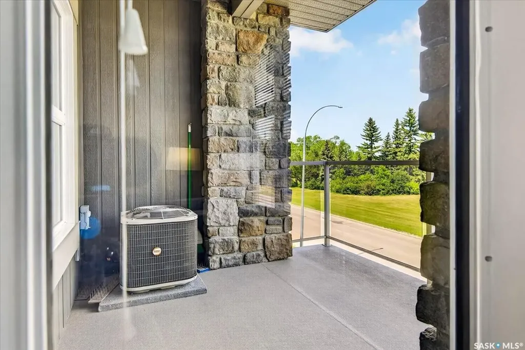 1220 Blackfoot Drive Regina SK S4S 6T2