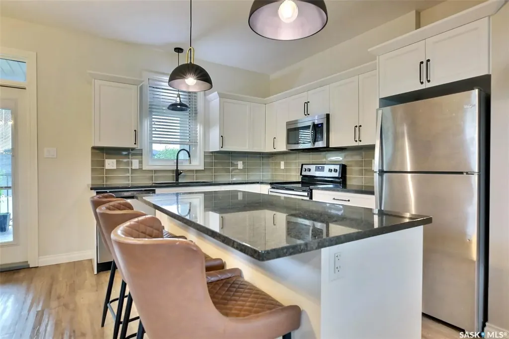 15 Yale Place White City SK S4L 0C7