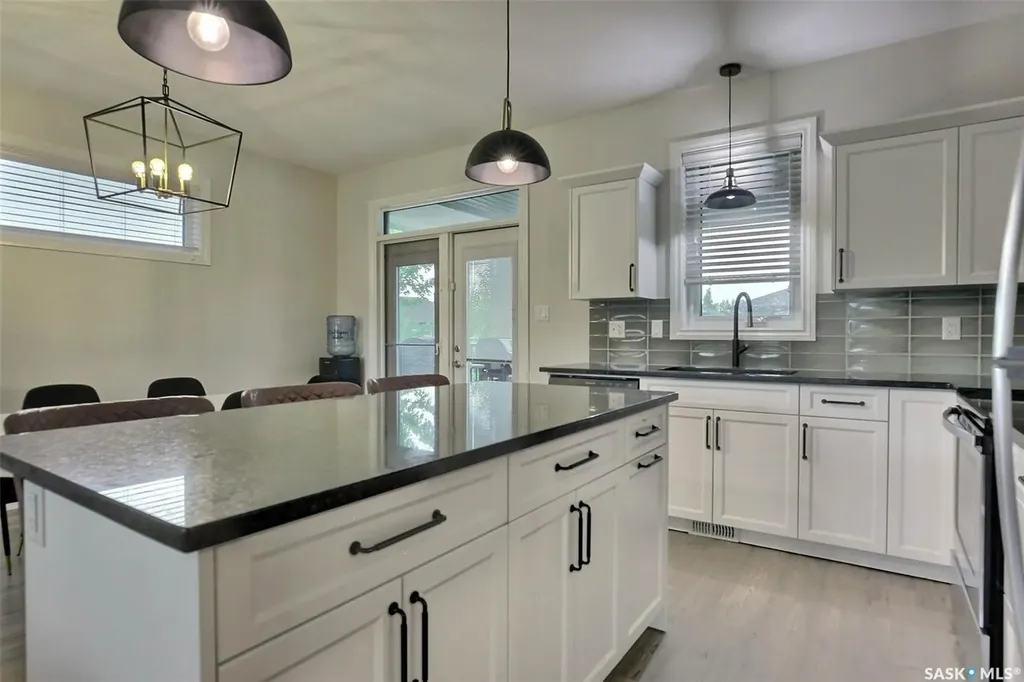 15 Yale Place White City SK S4L 0C7
